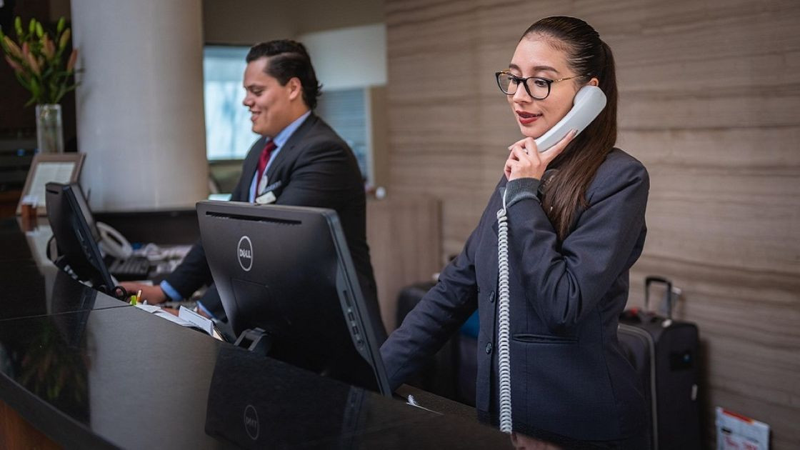 szolgáltatás 2025 szeptember