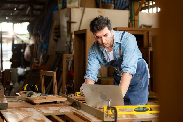 bútorgyártás, asztalos